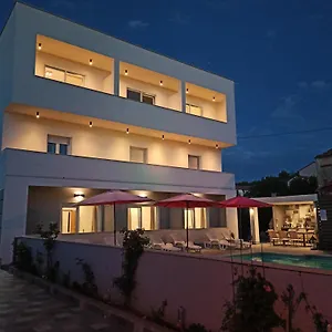 Apartmant & Rosa Medulin Penzion